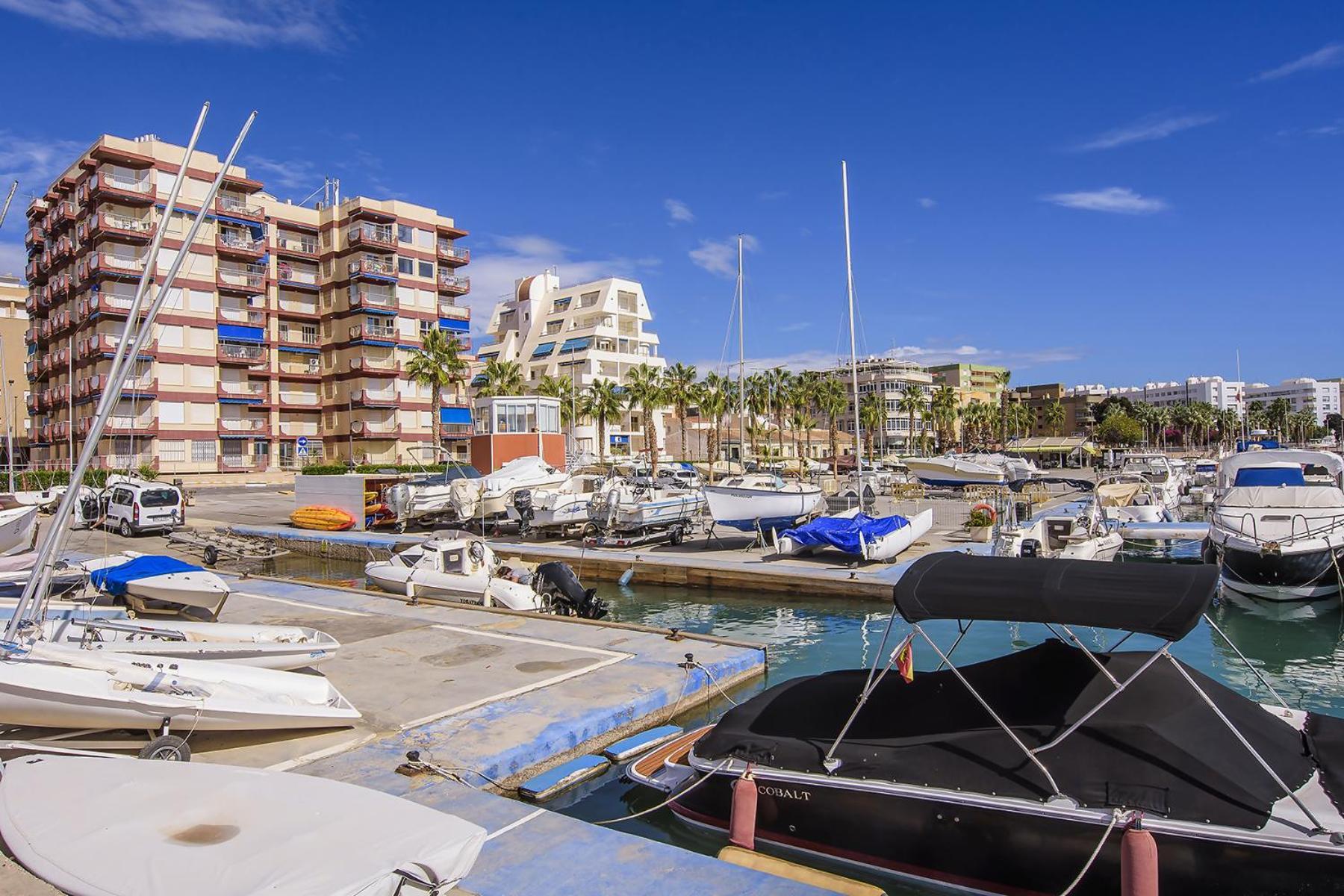 Aguilas Delicias Piscina Wifi Ac Parking Gratis 외부 사진